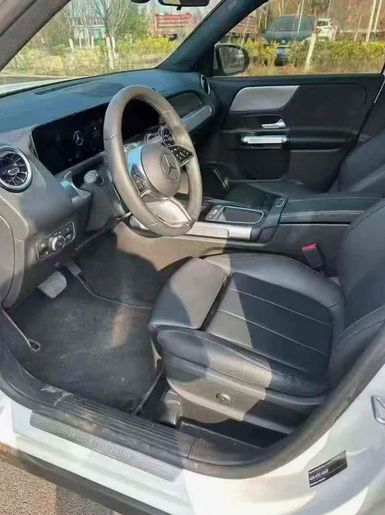 奔驰GLB 后面外观二