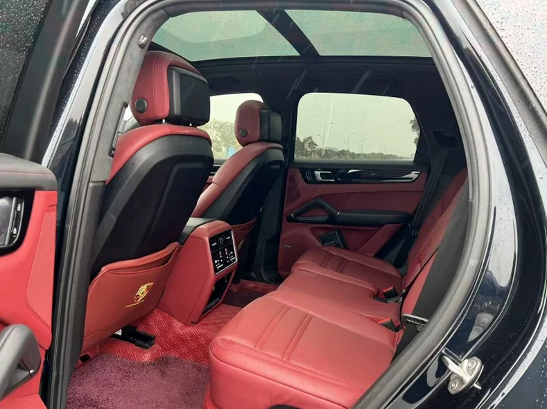 保时捷卡宴 后面外观二