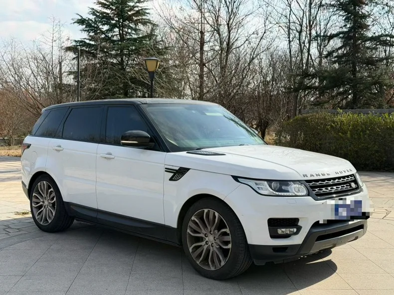 路虎揽胜运动 正面外观二