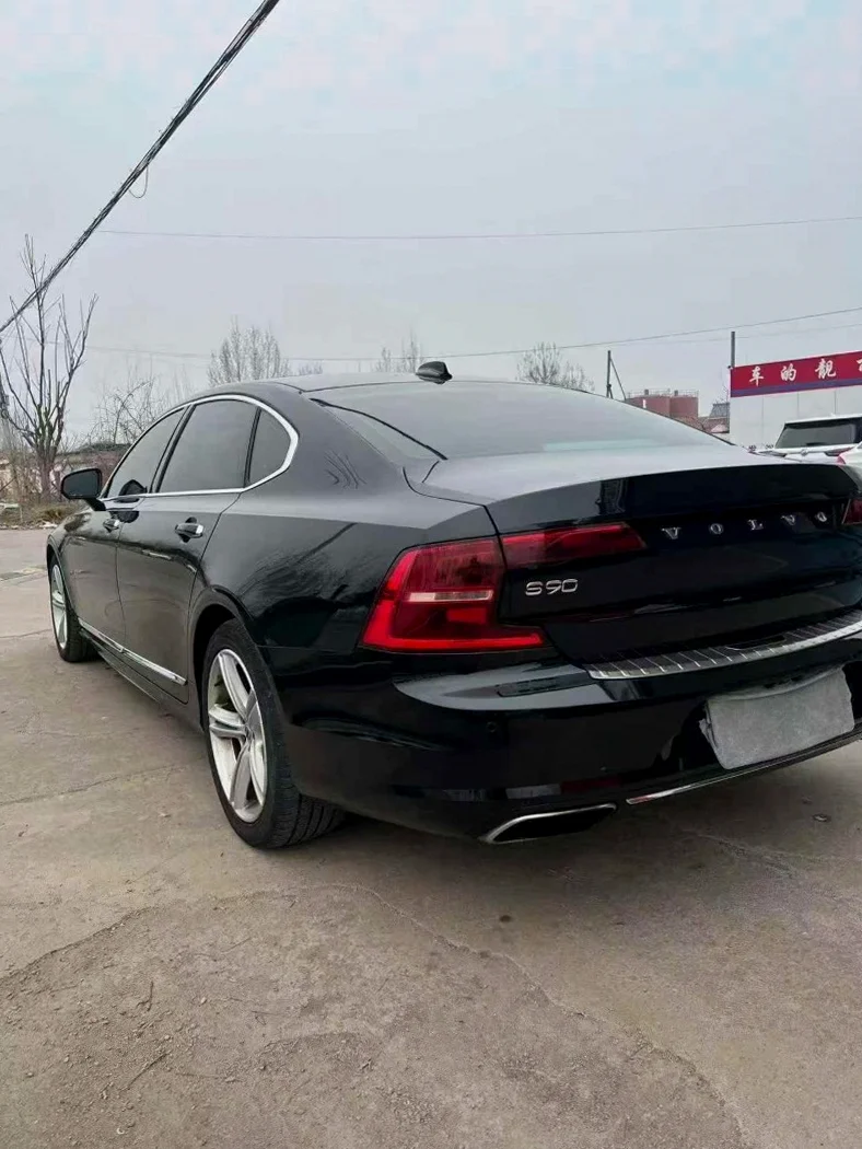 沃尔沃S90 内饰前排