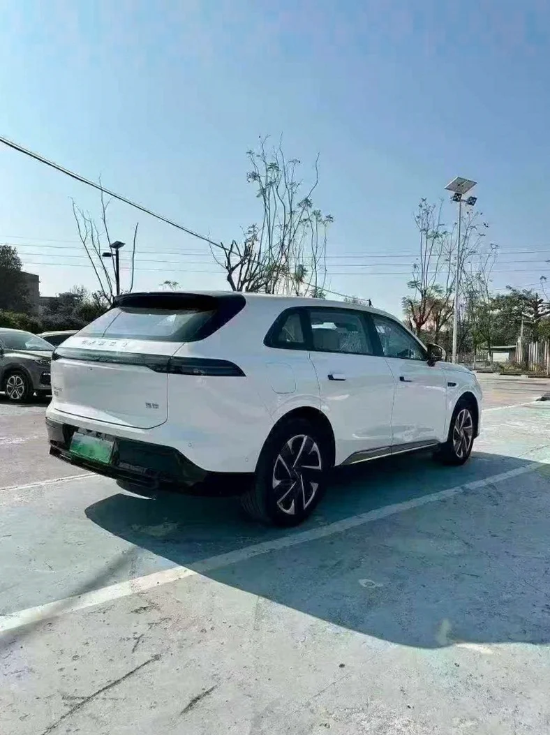 奇瑞星途 内饰后排