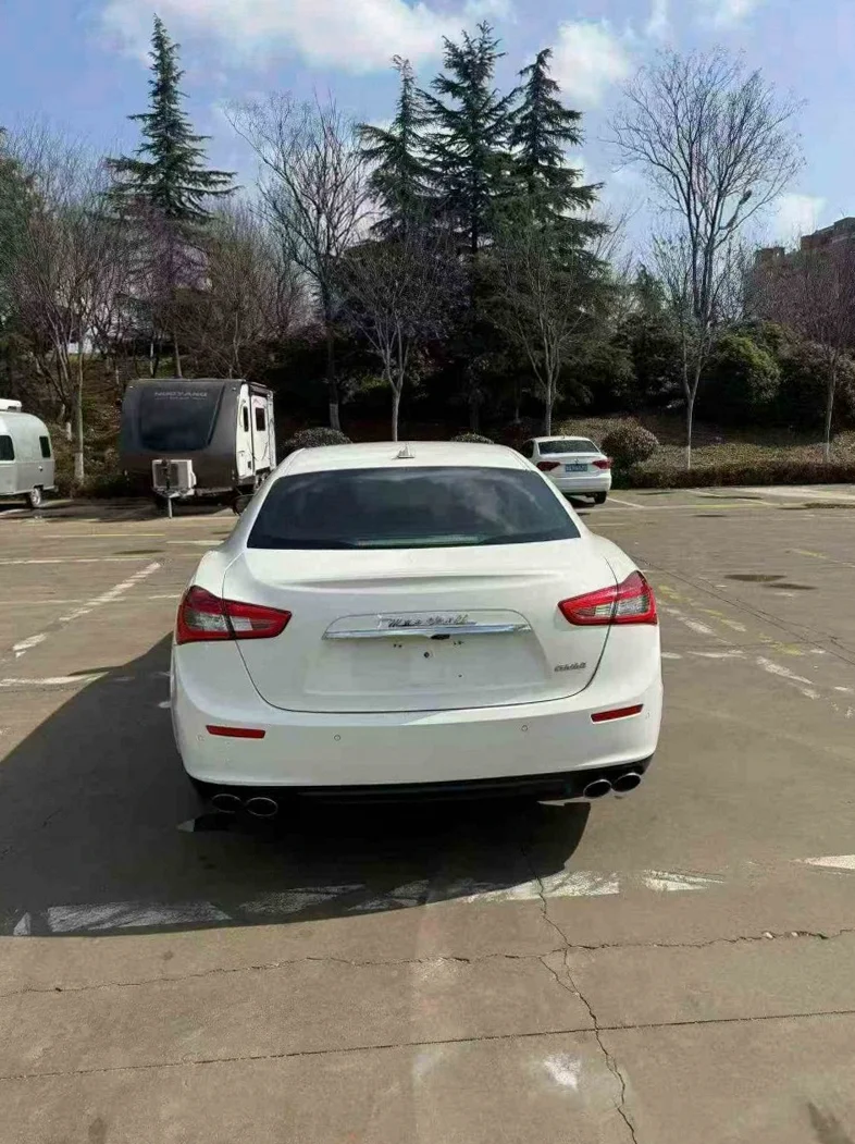 玛莎拉蒂Ghibli 驾驶室