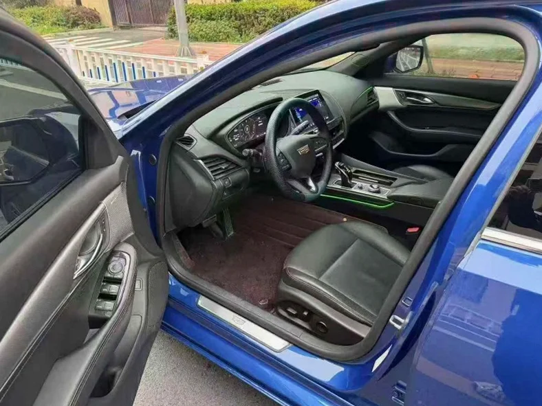 凯迪拉克CT5 正面外观三