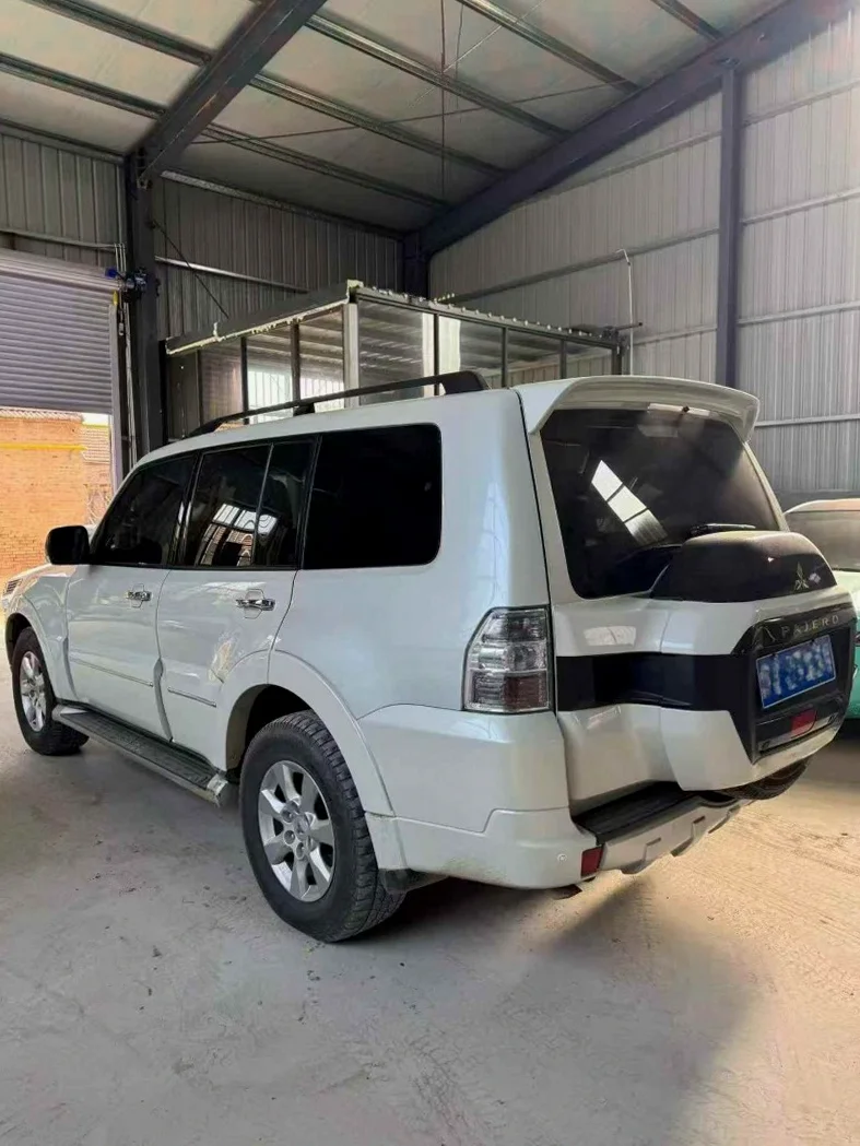 三菱帕杰罗 内饰前排