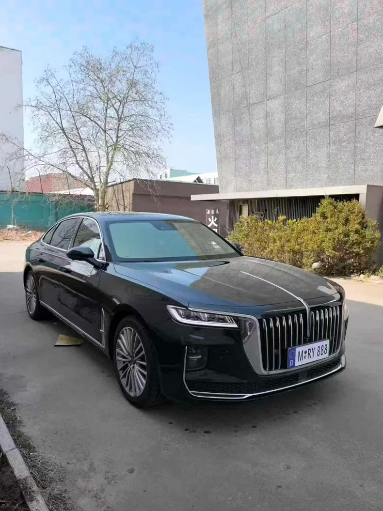 红旗H9 正面外观二