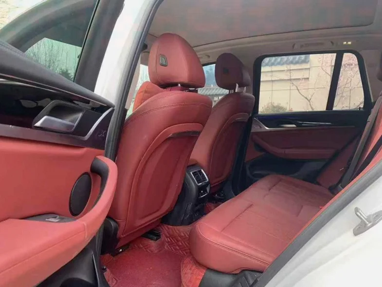 宝马X3 后面外观一