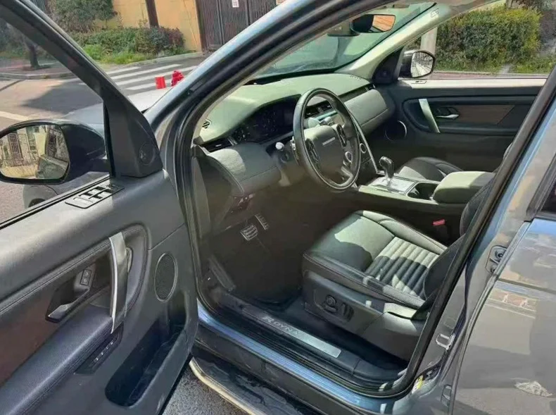 路虎发现神行 后面外观一