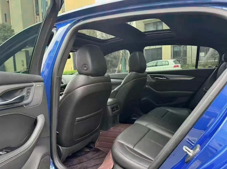 凯迪拉克CT5 后面外观三