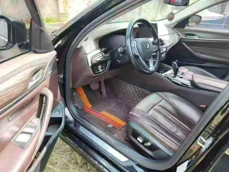 宝马5系 正面外观三