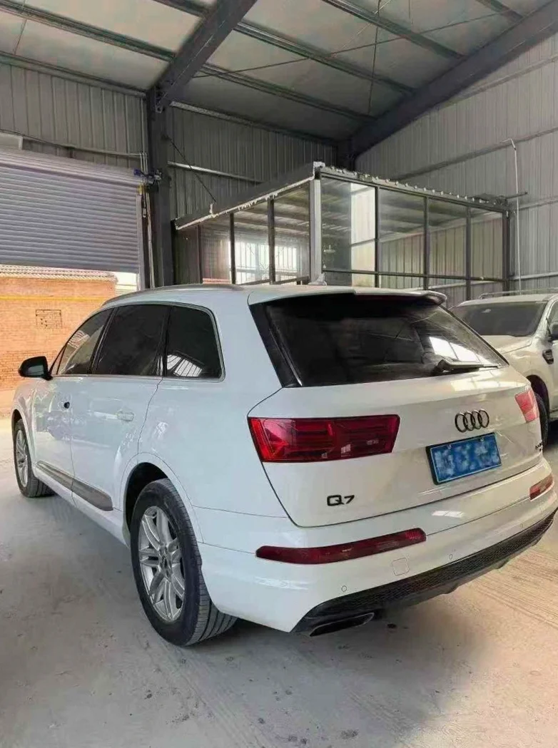 奥迪Q7 内饰后排