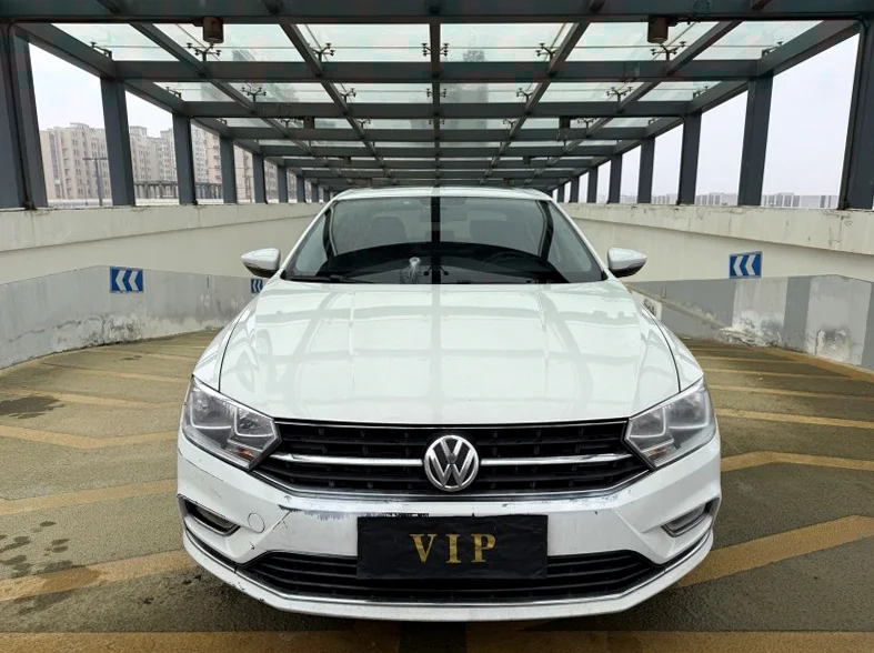 盐城2017年大众宝来全款带大本 正面外观一