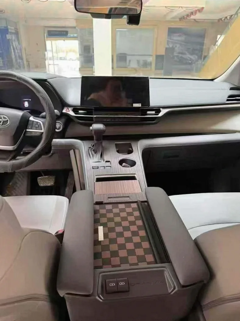 丰田格瑞维亚 后面外观二