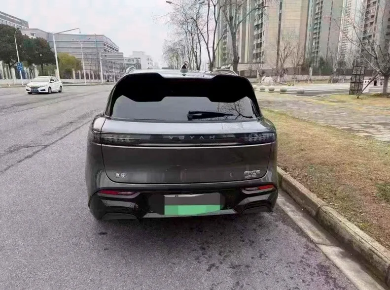 岚图汽车FREE 驾驶室