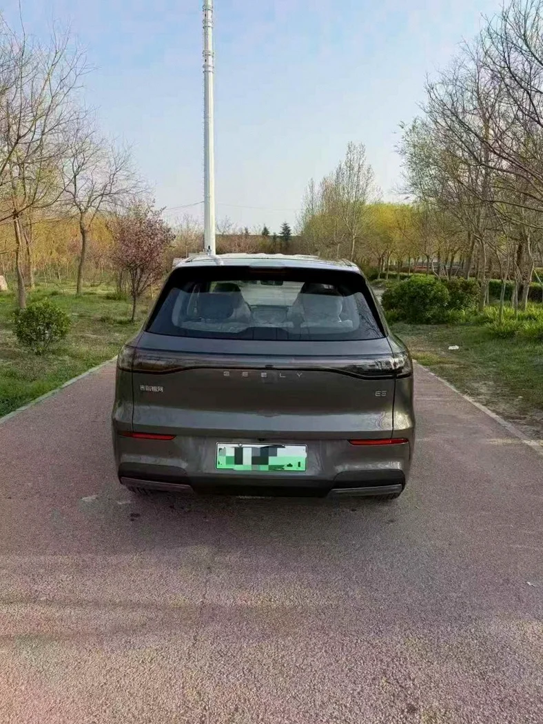 吉利银河 驾驶室