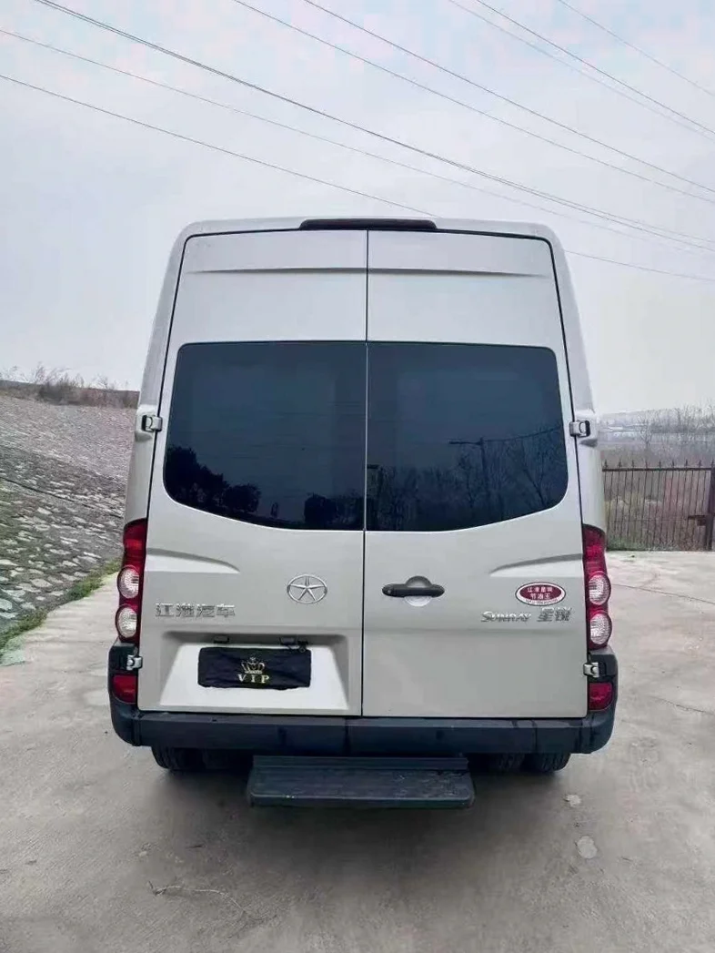 江淮星锐 内饰后排