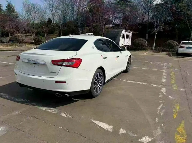 玛莎拉蒂Ghibli 内饰前排