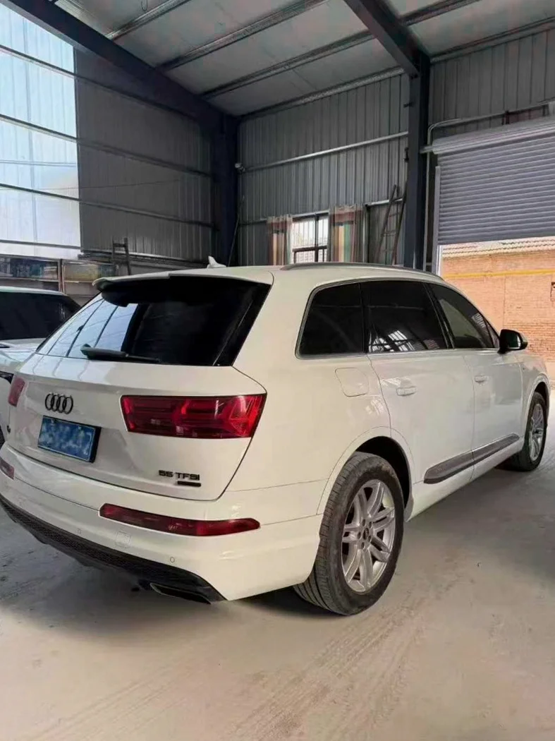 奥迪Q7 内饰前排