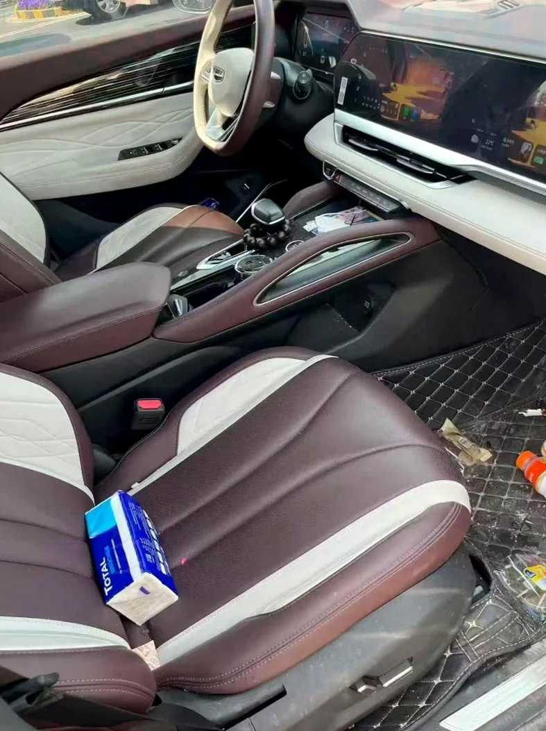 吉利星越 后面外观三