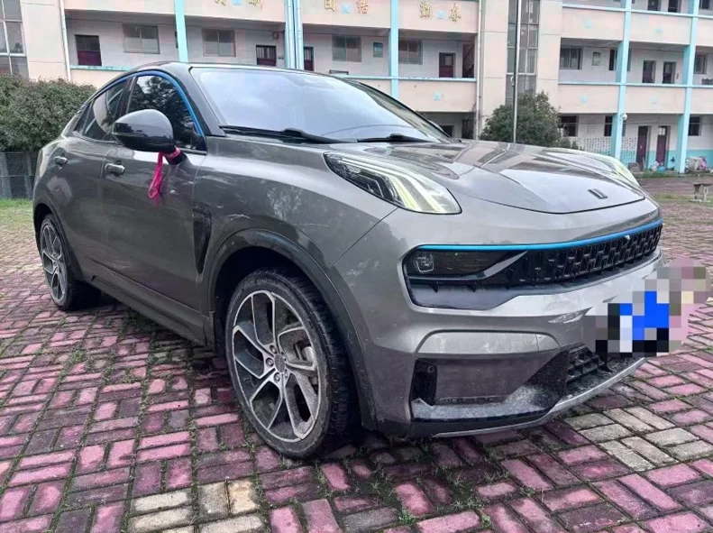 领克05 正面外观三