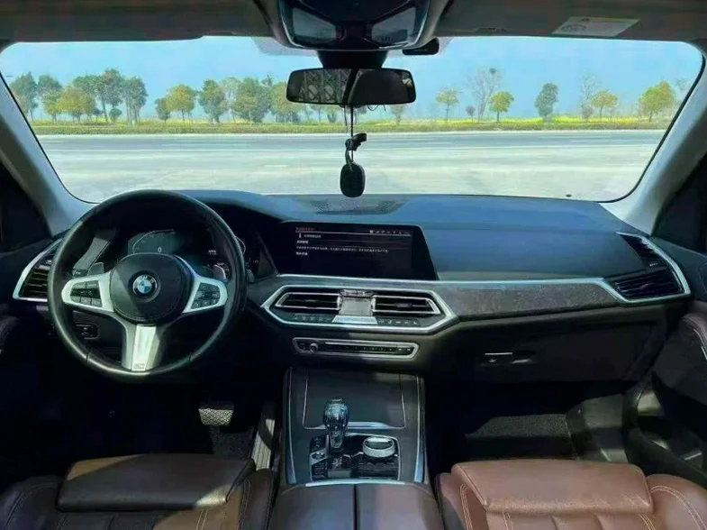 宝马X5 内饰前排