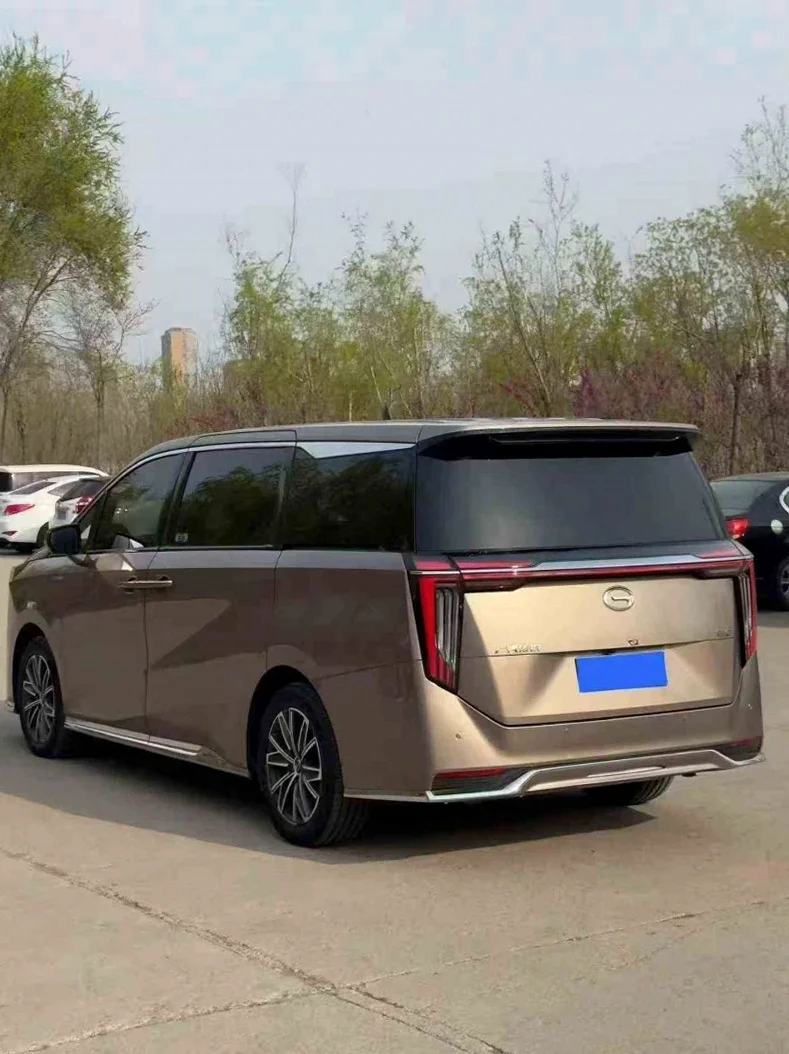 传祺M8 内饰前排