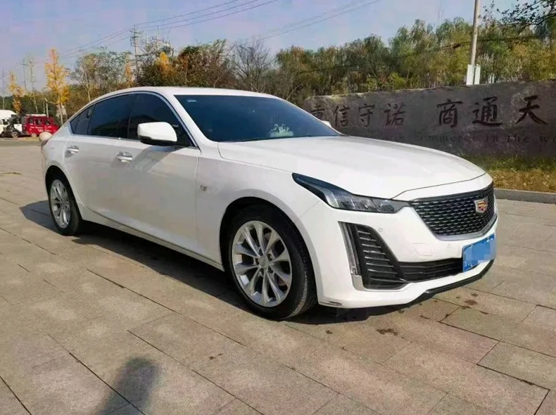 凯迪拉克CT5 正面外观三