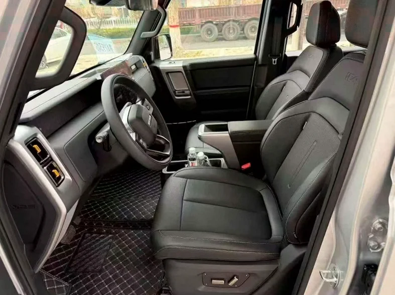 奇瑞ICAR 后面外观一