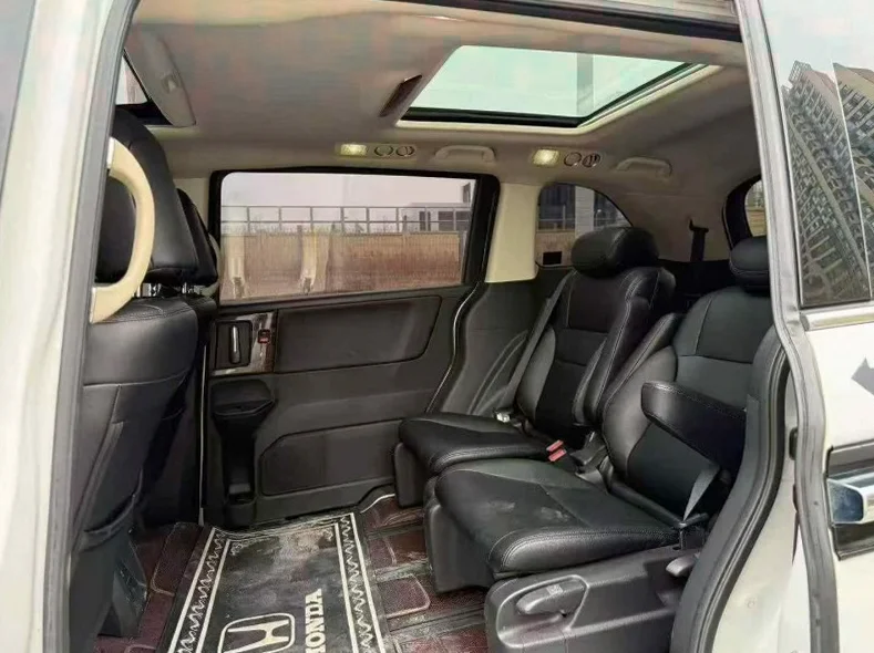 本田艾力绅 正面外观三