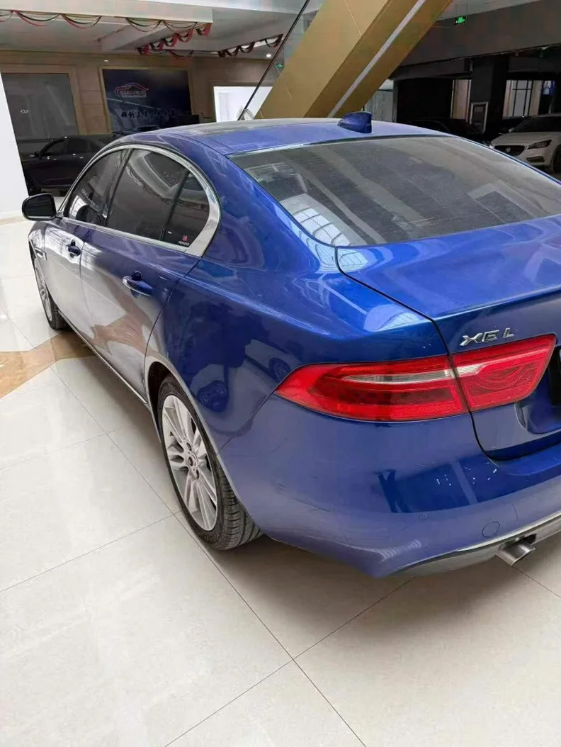 捷豹XEL 内饰前排