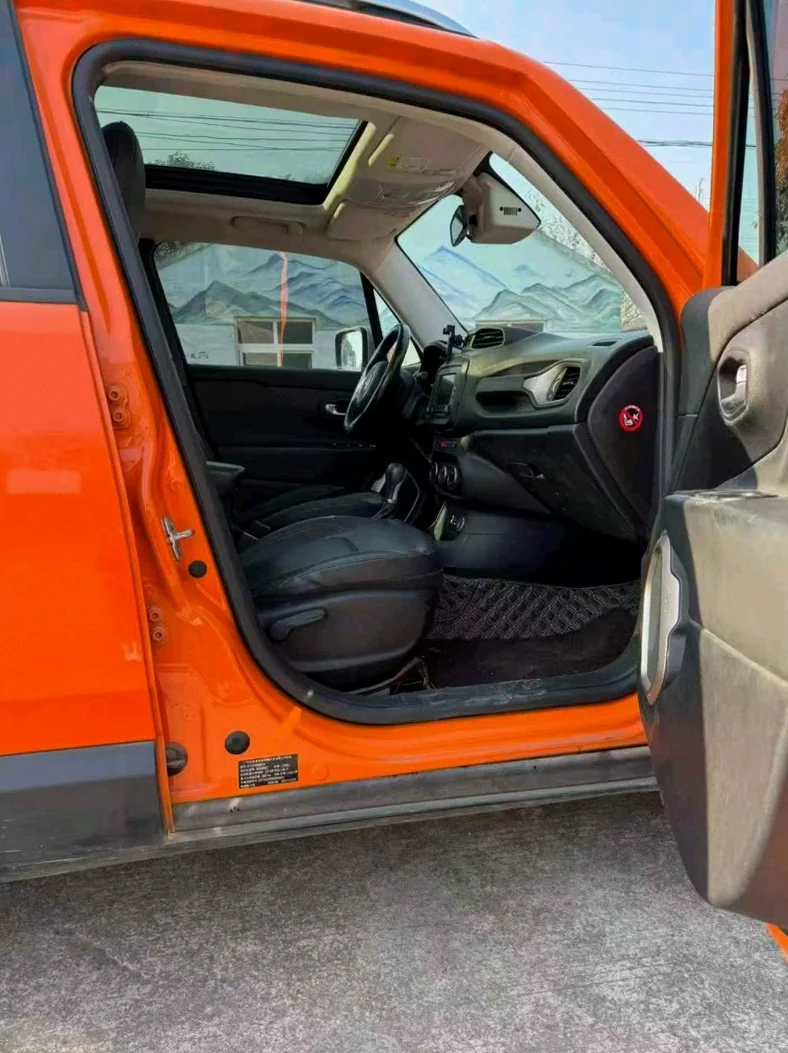 Jeep自由侠 后面外观三