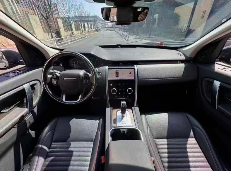 路虎发现神行 后面外观二