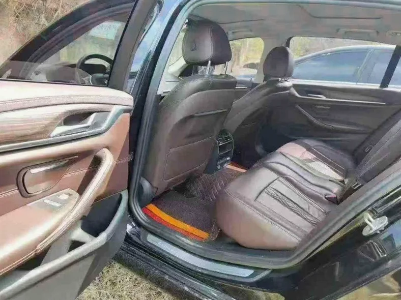 宝马5系 后面外观二