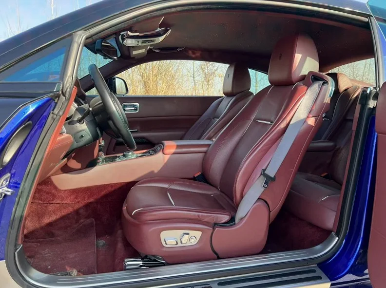 劳斯莱斯魅影 后面外观三