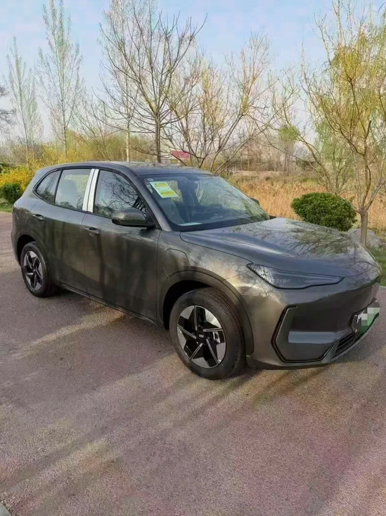 吉利银河 正面外观三