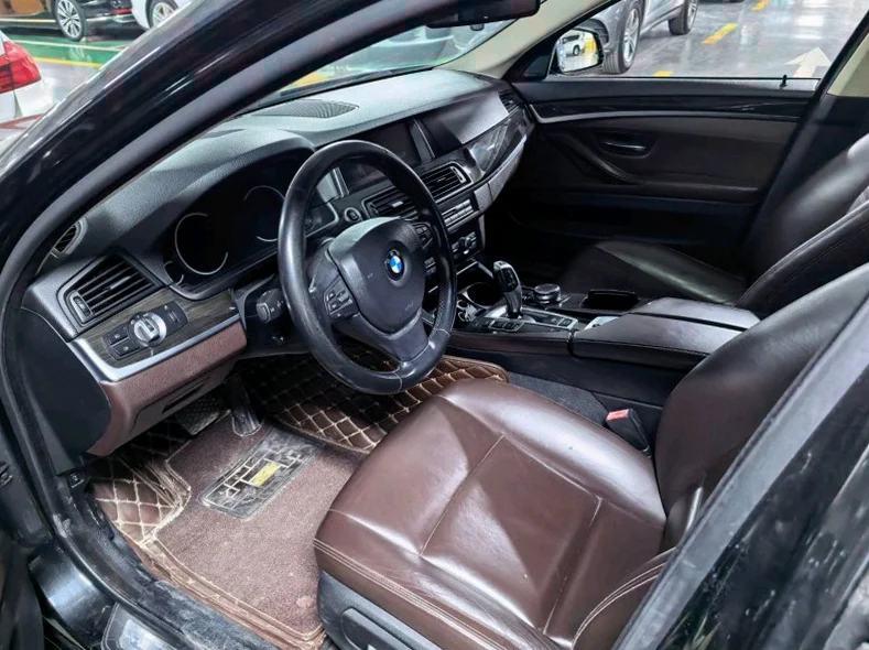 宝马5系 正面外观三