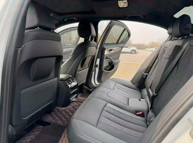 宝马5系 后面外观二