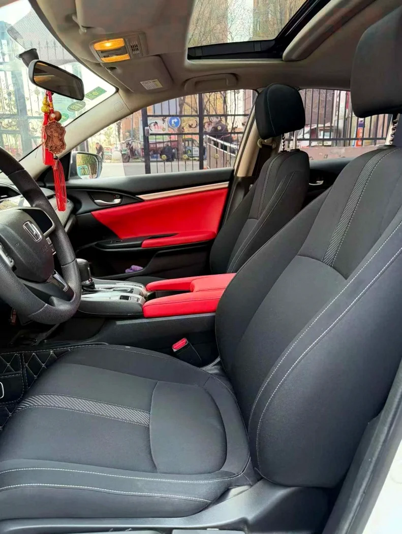 本田思域 后面外观三