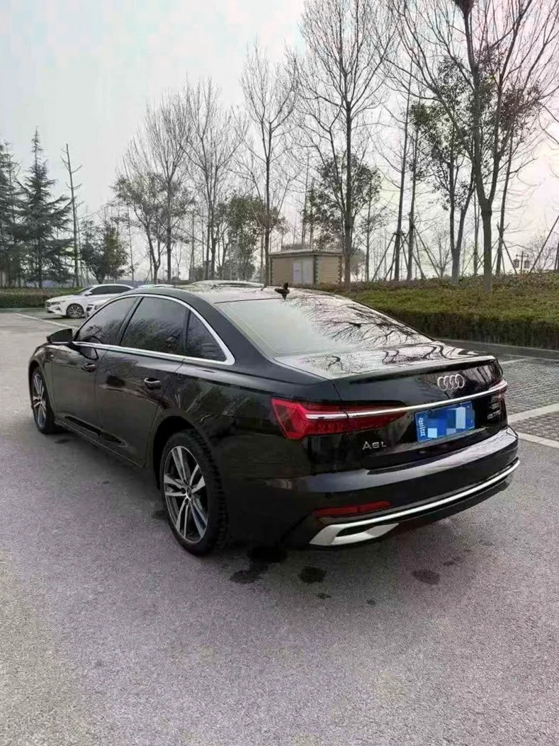 奥迪A6L 内饰后排