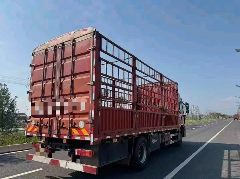 解放卡车 后面外观一