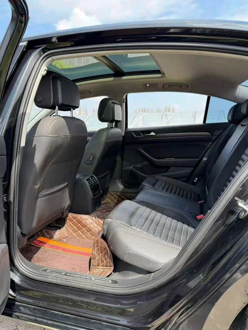 大众迈腾 后面外观二