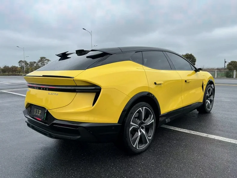 路特斯ELETRE 内饰后排