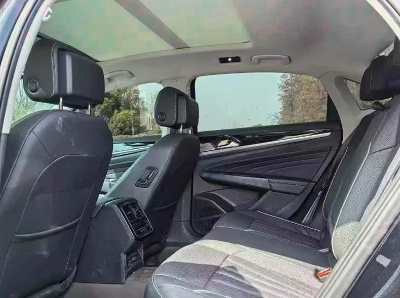 大众帕萨特 后面外观一