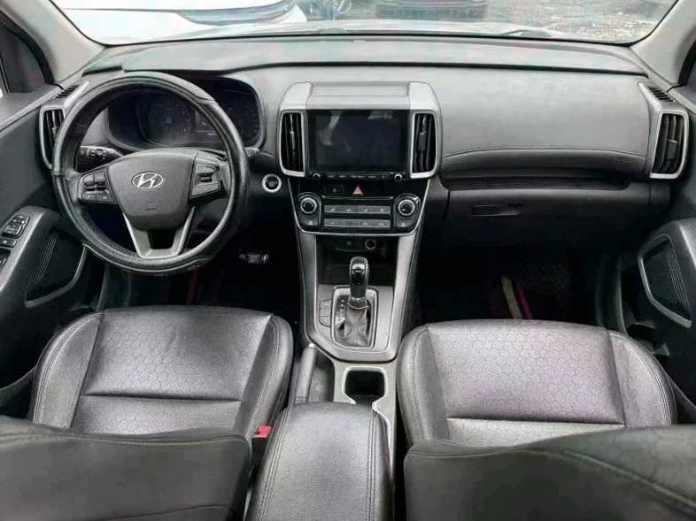 现代ix35 后面外观二