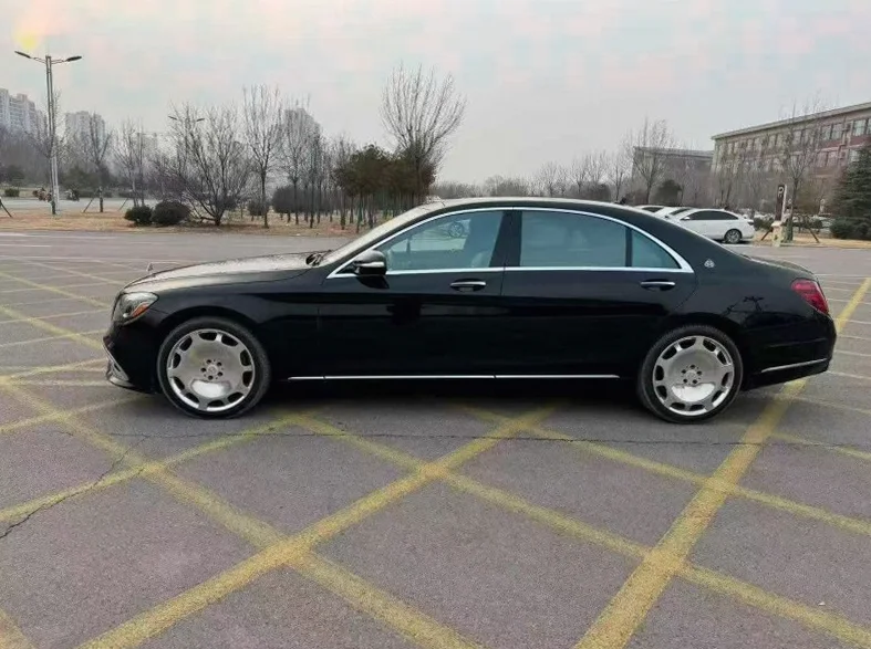 奔驰S 正面外观三