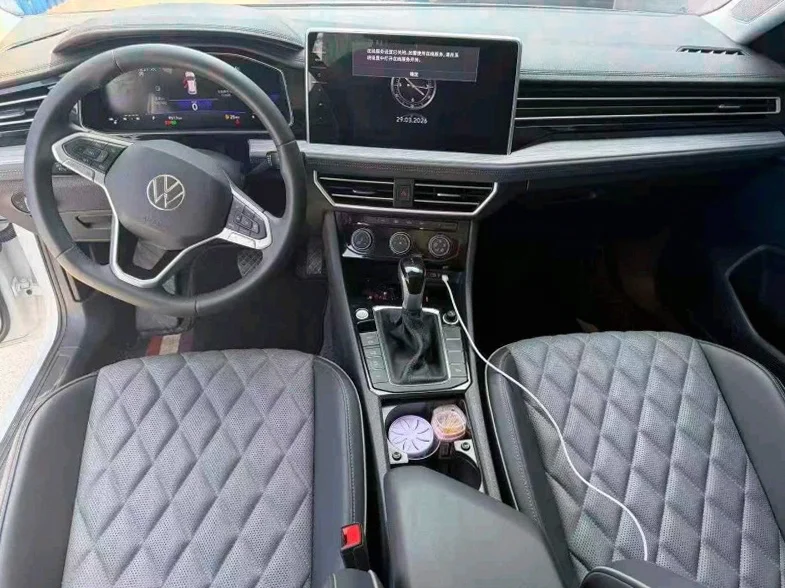 大众速腾 驾驶室