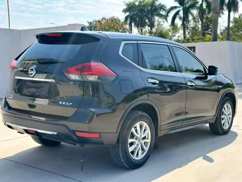 日产奇骏 内饰前排