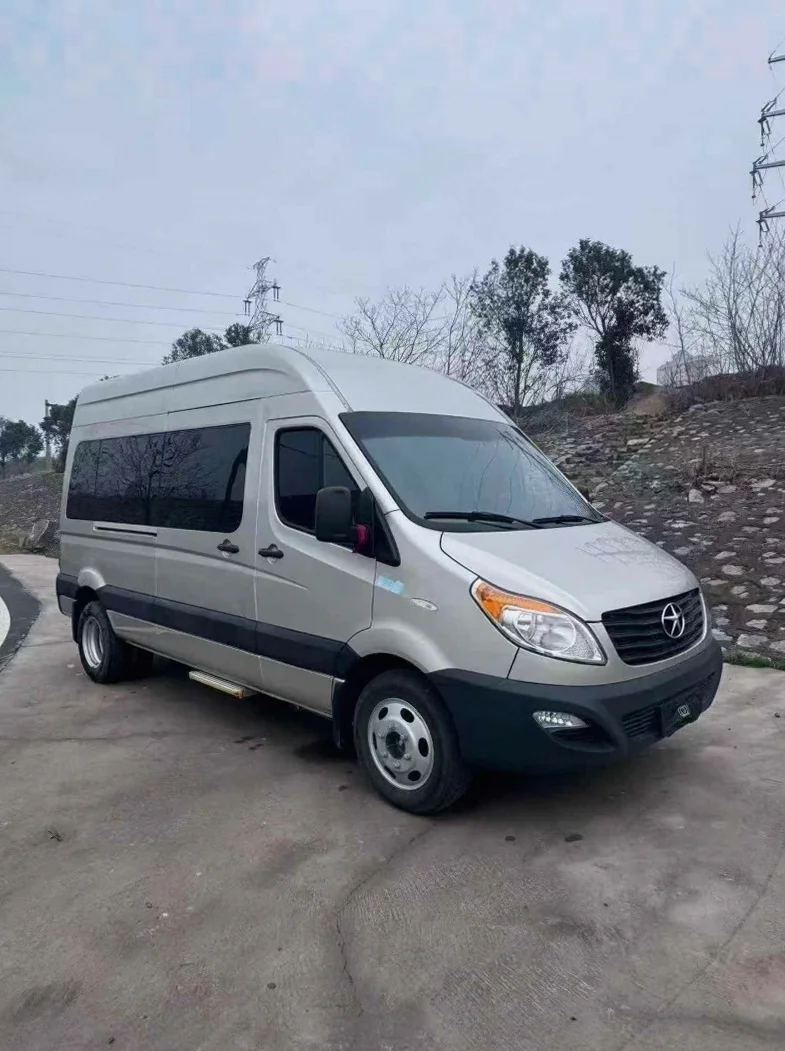 江淮星锐 正面外观二