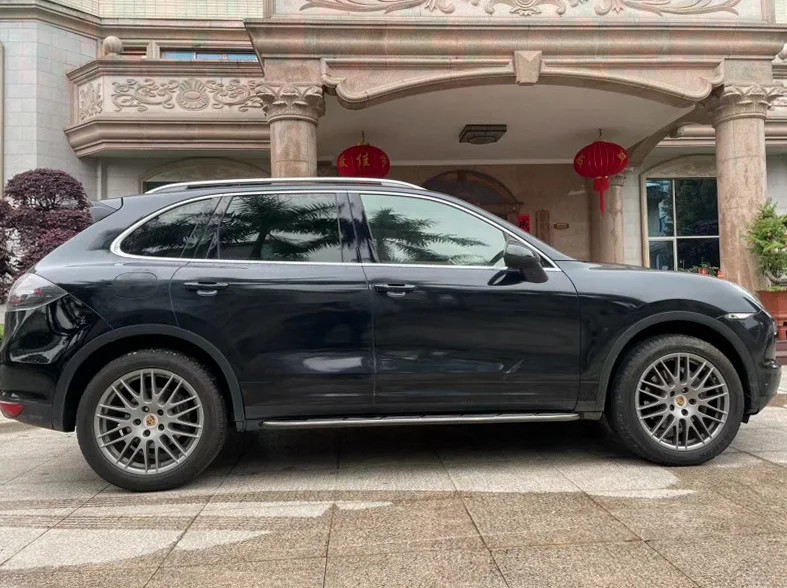 保时捷卡宴 后面外观一