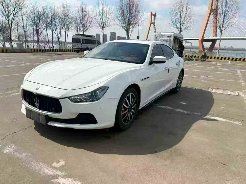 玛莎拉蒂Ghibli 正面外观三