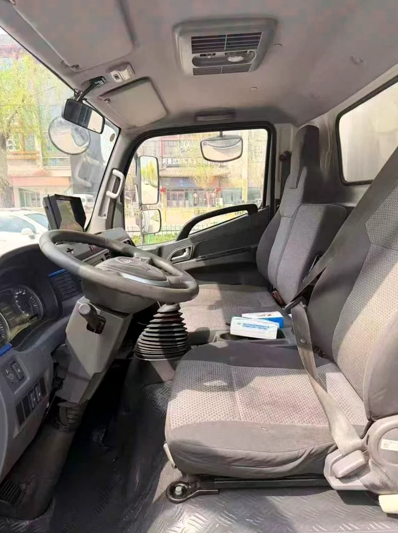 江淮新骏铃 后面外观一